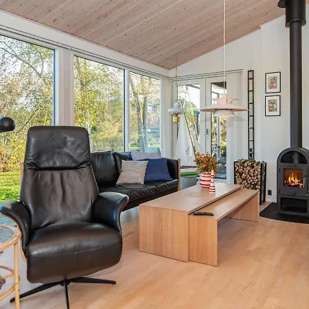 8 Person In Holiday home Glesborg