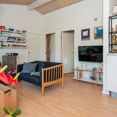 8 Person In Holiday home Glesborg