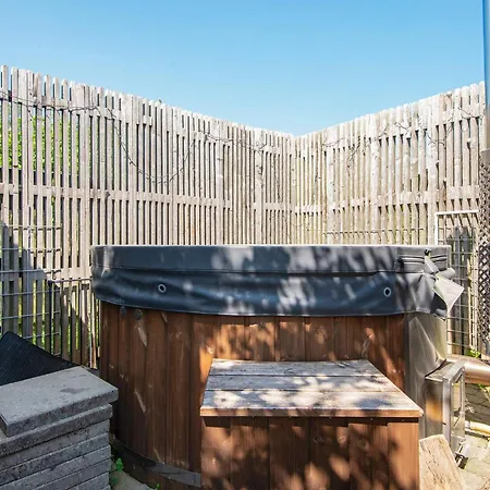 Σπίτι διακοπών 8 Person In *